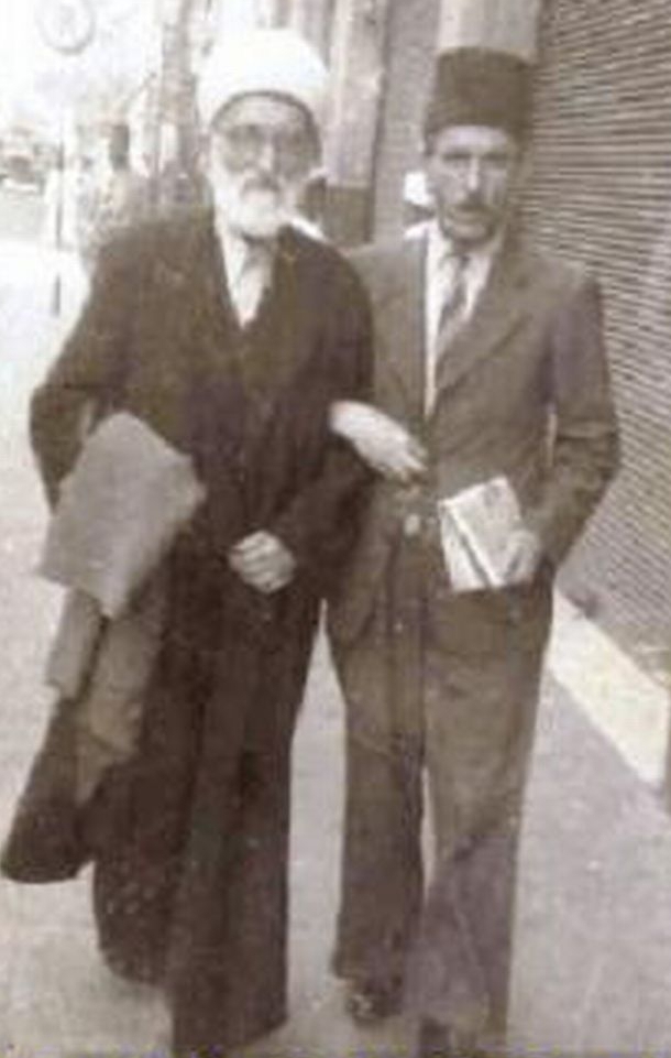 A photo of Sabri Efendi with his student Ali Yakub Cenkçiler (later mufti of Bursa) in Egypt