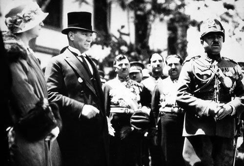 Amanullah Khan with first Turkish President, Mustafa Kemal Atatürk in Ankara, 1928.