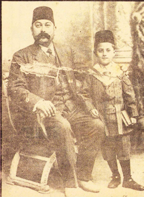 Kâtibim Aziz Mahmud Bey son zamanlarında oğlu ile