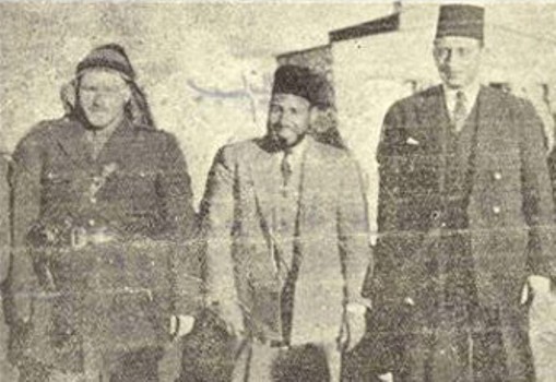 Milis kumandanı Mustafa Sibâî (solda), Filistin'i ziyaret eden Hasen el-Bennâ (ortada) ile