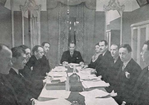 Mustafa Kemal with the administrators of the Turkish Language Association.