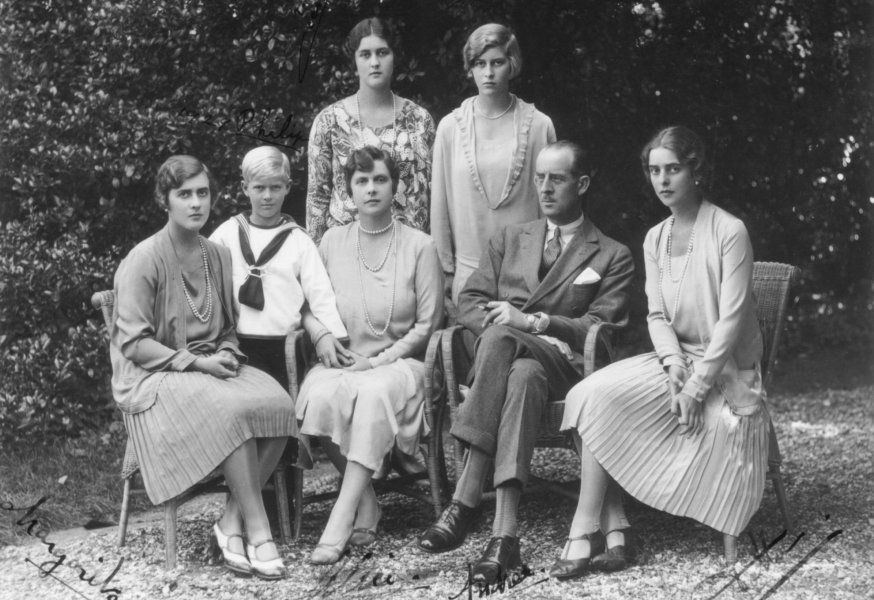 Prens Philip ve ailesi, 1928