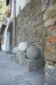 THE THREE CANNONBALL HOUSE Dreikugl-Schachinger-House, the house where the largest Ottoman cannonballs, with a diameter of 40 cm, are found.